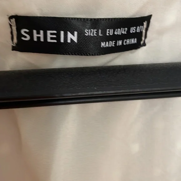 Boho cream long sleeves very flattering line.  Large fits like a medium NEW - Picture 4 of 7